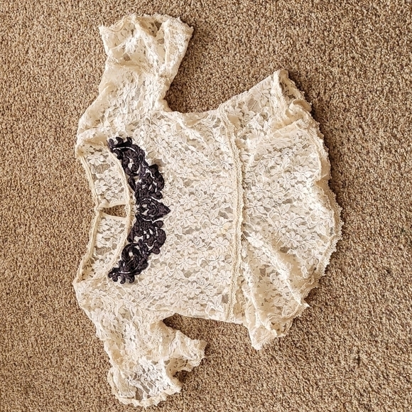 Free People lace/ crochet cream top - Picture 1 of 8